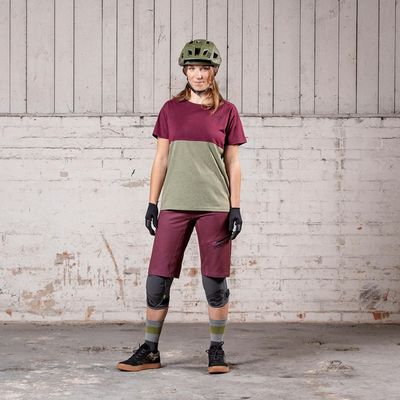 Imagen 2 del producto Polera IXS Mujer Flow Tech Mountain Raisin Olive S
