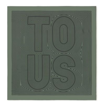 Pañuelo cuadrado verde arcilla TOUS Maze