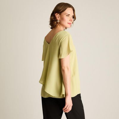Imagen 2 del producto Blusa Verde Asimétrica sin Forro