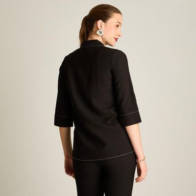 Imagen 2 del producto Blusa Negra Manga 3/4 con Aplicación de Botones