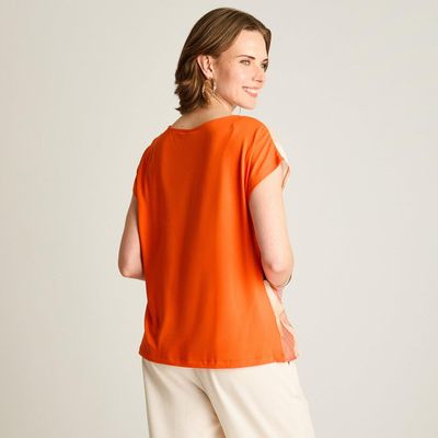 Imagen 2 del producto Polera Naranjo Floral Calce Holgado