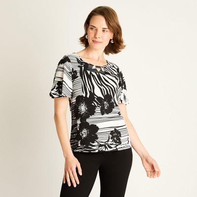 Polera Negra Estampada Manga Corta