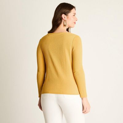 Imagen 2 del producto Polera Mostaza con Detalle en Escote