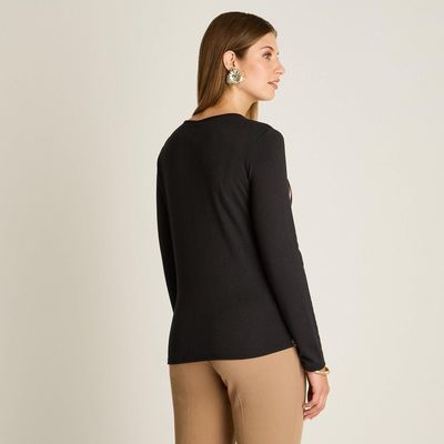 Imagen 2 del producto Polera Lanilla Negra Estampada Escote V