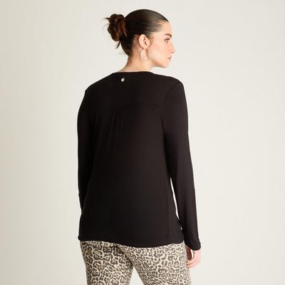 Imagen 2 del producto Polera Negra con Botones