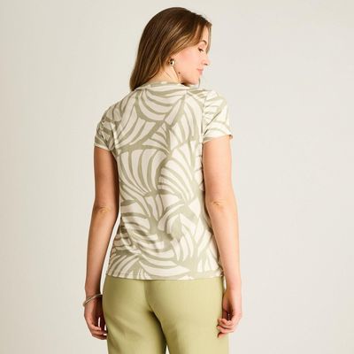 Imagen 2 del producto Polera Verde Estampado Hojas Manga Corta