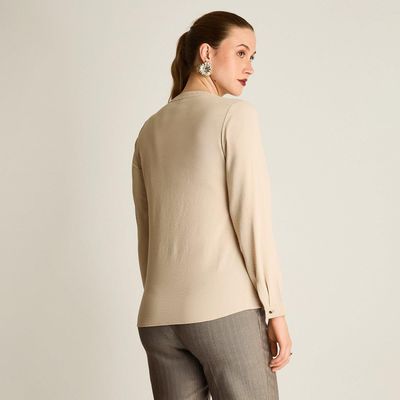 Imagen 2 del producto Blusa Escote Mao con Aplicación de Strass