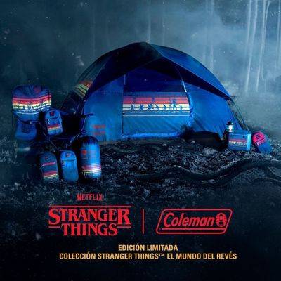 Imagen 2 del producto Banano Cooler Coleman Stranger Thing 6 Latas Celeste