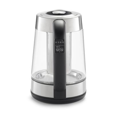 Imagen 2 del producto Hervidor eléctrico Oster® de vidrio con selección de temperatura e infusor de té BVSTKT8990