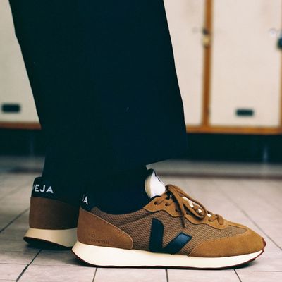 Imagen 2 del producto Zapatillas Mujer Veja Rio Branco II Café/Negro