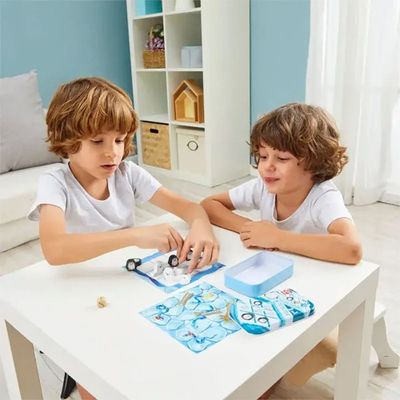 Imagen 2 del producto Juego Portatil 2En1 Tic Tac Toe/Escaleras & Serpientes Hape