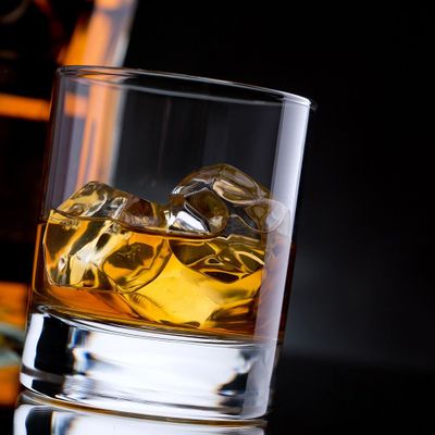 Imagen 2 del producto SET 12 VASOS WHISKY 220 C.C. LINEA SIDE