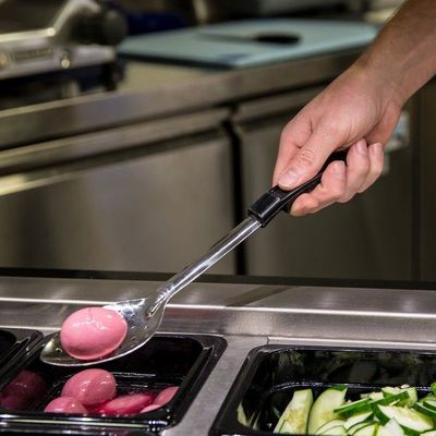 Imagen 2 del producto CUCHARA PERFORADA MANGO BACKELITA 30 CM. JW