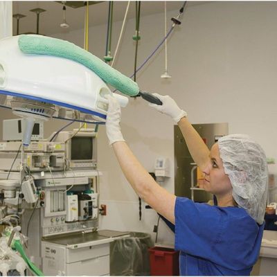 Imagen 2 del producto PLUMERO MICROFIBRA 51 CMS RUBBERMAID