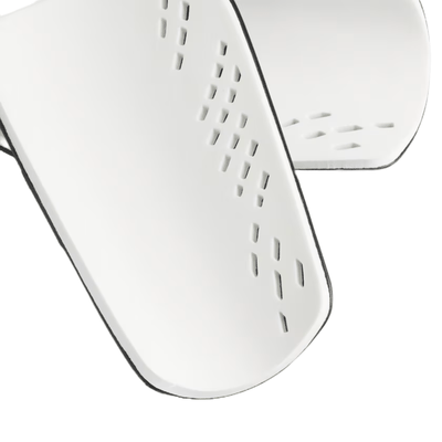 Imagen 2 del producto CANILLERAS ADIDAS TIRO CLUB INFANTIL IS5399