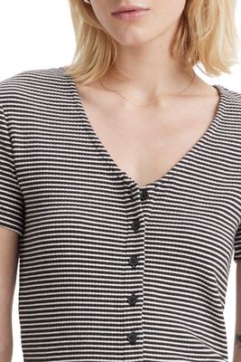 Imagen 2 del producto Polera Mujer Botones Cuello V Negro Levis A8782-0004