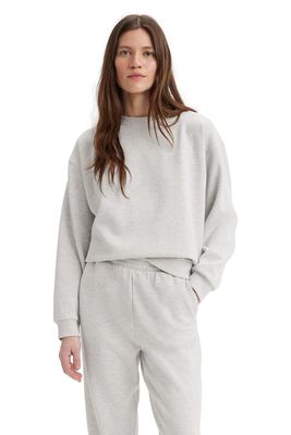 Polerón Mujer Regular Fit Mini Logo Gris Levis A5942-0006