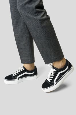 Zapatilla Mujer Negro Blanco Maura Boteli