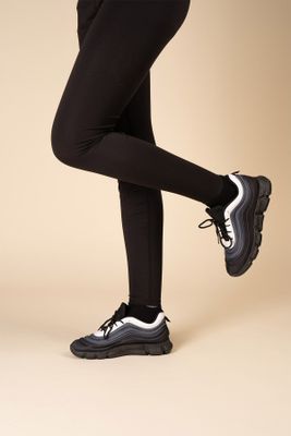 Imagen 2 del producto Zapatilla Deportiva Negro Mujer Jessie Chinitown