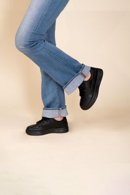 Imagen 2 del producto Zapatilla Mujer Negro Betina Chinitown