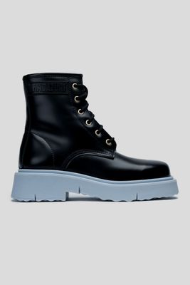 Imagen 1 del producto Botín Cuero Atenea Negro Celeste Landazuri