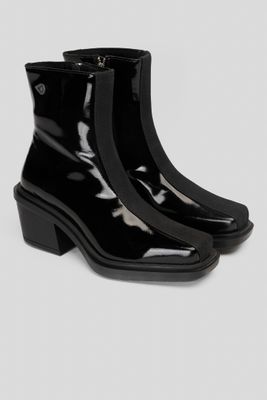 Imagen 2 del producto Botín Cuero Kali Negra Charol Landazuri