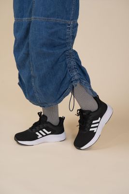 Imagen 2 del producto Zapatilla Mujer Blanco Negro Angelina Apóstol