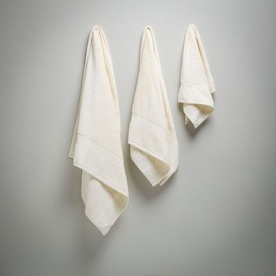 Imagen 2 del producto Toalla de Mano Lisa Basic 500 Gramos Crema