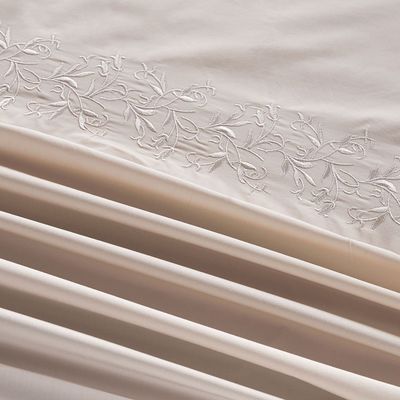 Imagen 2 del producto Sábana Rosen 300 Hilos Algodón Bordada Arena 2 Plazas