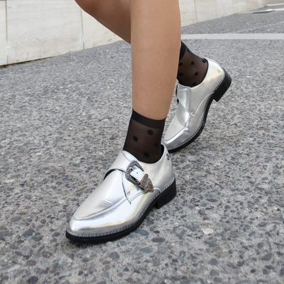 Imagen 2 del producto Zapato Plateado Charol Mujer 17565 Gotta