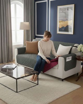 Imagen 2 del producto Cubre sillon reversibles con bolsas 3 Cuerpos burdeo