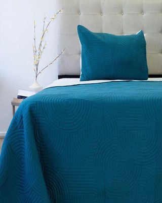 Quilt Bicolor MAS 1 ALMOHADA DE REGALO plaza y media Doral D05