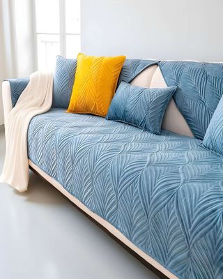 Imagen 2 del producto PACK DE 5 FUNDAS PARA SOFA CON DISEÑO DE LINEAS CELESTE