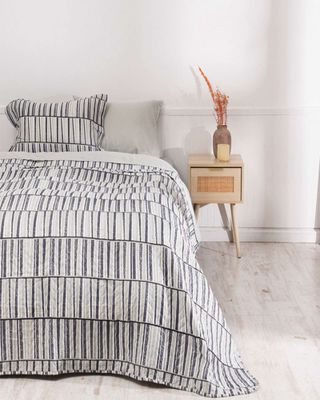 Imagen 1 del producto Cubrecama Quilt mas Juego de Sábana Liso king Mashini M20