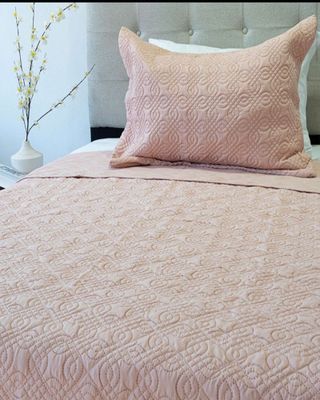 Imagen 2 del producto Quilt MAS 1 ALMOHADA DE REGALO plaza y media Doral D07