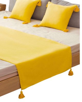 Imagen 2 del producto PIECERA CON 2 FUNDAS CON POMPONES AMARILLO