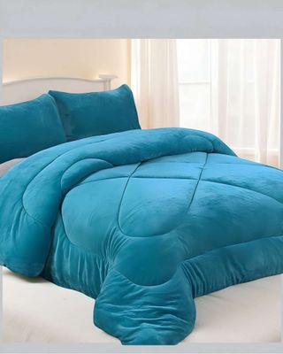 Imagen 2 del producto COBERTOR ELEGANTE DE INVIERNO UNICOLOR PLUSH CON CHIPORRO PLAZA Y MEDIA S54