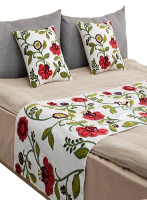 SET DE PIECERA MAS 2 FUNDAS BORDADAS TH18