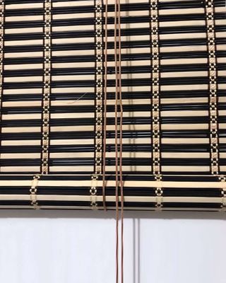 Imagen 2 del producto CORTINA PERCIANA BAMBU 120X180 ESTERILLA ENROLLABLE NEGRO / BEIGE