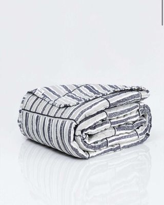 Imagen 2 del producto Quilt 1,5 plaza más Sabanas mas 1 DE ALMOHADA DE REGALO D03