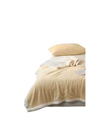 Imagen 2 del producto FRAZADA MANTA CON CHIPORRO 2 PLAZA AMARILLO