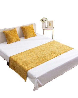 PIECERA CON 2 FUNDAS MODELO CHENILLE AMARILLO