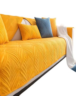 Imagen 2 del producto PACK DE 5 FUNDAS PARA SOFA CON DISEÑO DE LINEAS AMARILLO