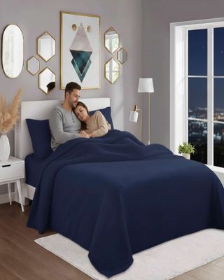 Imagen 1 del producto Juego de Sábanas Polar Premium Plaza y Media Térmicas Extra Suaves 04