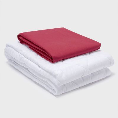 COMBO SABANA ROJA + CUBRECOLCHON 1,5 PLAZAS