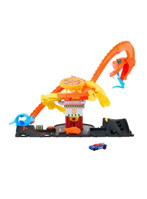 Pista Hot Wheels Ataque de Cobra con auto incluido