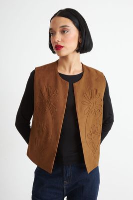 Imagen 1 del producto Vest Tipo Gamuza Bordado Khaki Nicopoly