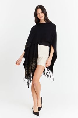 Imagen 2 del producto Kimono Negro Detalles Flecos Nicopoly