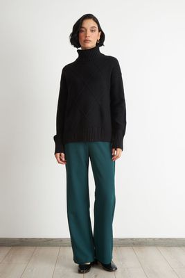 Imagen 2 del producto Sweater Cuello Alto Rombos Negro Nicopoly