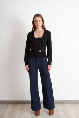 Imagen 2 del producto Cárdigan Cruzado con Botón Dorado Negro Nicopoly